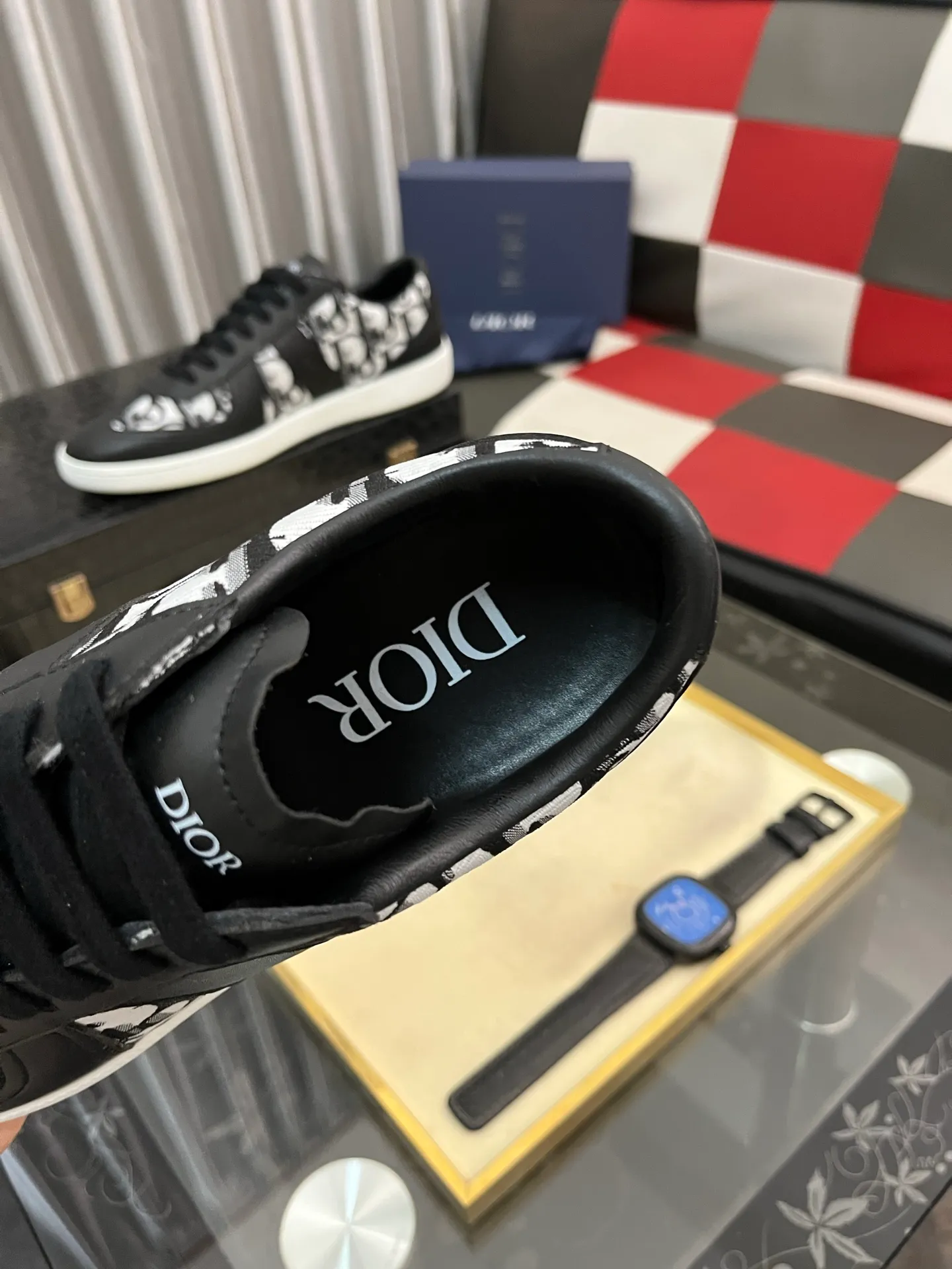 Men's shoes 💰380⌚️⌚️ 【Dior*DIAO】original quality.~ Unique modern style sneakers. 🏃A must-have casual shoe for trendy men😍😍 Original brand imported from Italy, imported original leather, sheep lining (refuses to discolor and grind feet) Sole: Original sole provided by the original factory, French lazy style design ⚠️Fit to the feet, original quality, super comfortable original sole. Code number: 38-445️⃣Colors available
